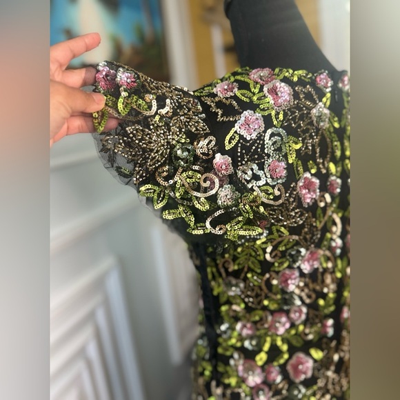 Black Floral Embellished Flutter Cap Sleeve Dress - Picture 4 of 9